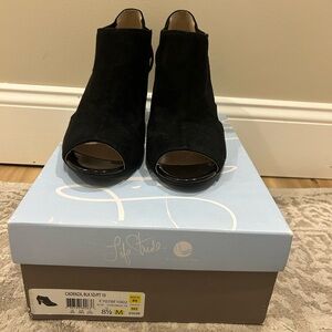 NWT! Life Stride Women's Black Peep-Toe Booties 8.5